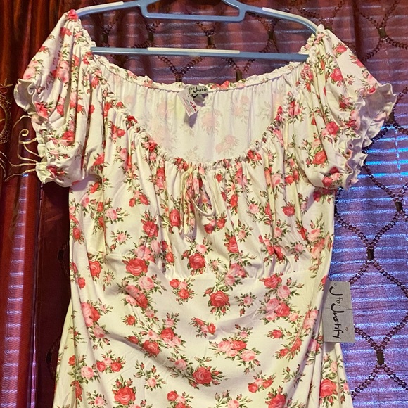 Dresses & Skirts - Sz 3xl Cute Pink Rose 🌹and White Floral On/Off the shoulder Dress